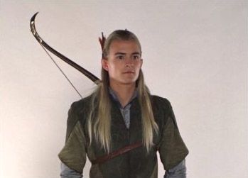 Legolas Costume, Lord Of The Rings Legolas, Legolas And Gimli, Elven Clothing, Legolas Greenleaf, Hobbit Party, Lotr Costume, Lotr Elves, Forest Elf