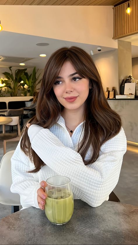 Rozzah Instagram, Oblique Bangs, Blow Dry Curls, Layered Haircuts For Medium Hair, Hairstyles For Layered Hair, Hair Tutorials For Medium Hair, Haircuts For Medium Hair, Haircuts Straight Hair, Haircuts For Long Hair