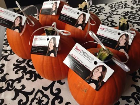 Mini-pumpkins to give away at my October open houses! Open House Gifts, Open House Ideas, Pop Bys Real Estate, Real Estate Marketing Gifts, Real Estate Client Gifts, Real Estate Fun, Open House Real Estate, Real Estate Advertising, Marketing Gift