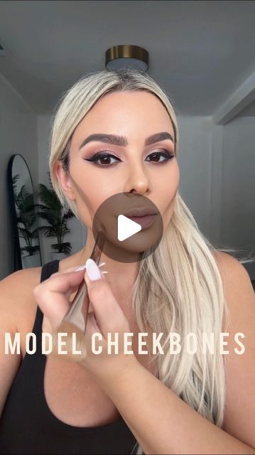 Ani Goulayan on Instagram: "Model cheekbones 💀 Using @vanitymakeupcosmetics medium sculpting palette and face brush @narsissist sheer glow foundation @hauslabs power sculpt bronzer" Cheekbone Contour Tutorials, How To Make Cheekbones Stand Out, Hollow Cheeks Women, Model Cheekbones, Contour Cheekbones, Prominent Cheekbones, Contour Hacks, Cheekbones Makeup, Defined Cheekbones