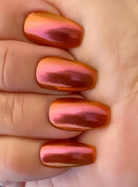 Raspberry Nail Polish, Early Fall Nail Ideas, Copper Nails Designs, Raspberry Nails, Rose Gold Nail, Nail Polish Pink, Rose Gold Nail Polish, Copper Nails, Fall Nail Ideas