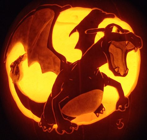 So here we are on the brink of October, and I've got an awesome Charizard pumpkin coming at you! I've always felt kinda meh about my last Charizard pumpkin. It was the last pokemon pumpkin I did be... Charizard Pumpkin, Pokemon Pumpkin Stencils, Pokemon Pumpkin, Pumpkin Carving Stencils Templates, Awesome Pumpkin Carvings, Pumpkin Templates, Starter Pokemon, Halloween Pumpkin Carving Stencils, Pokemon Halloween