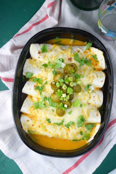 Thai Veggie Enchiladas Out of the Oven Veggie Enchiladas, Veggie Burrito, Fusion Food, Sweet Chili Sauce, Vegetarian Food, Easy Weeknight Dinners, Meatless Meals, Coconut Milk, Asian Recipes