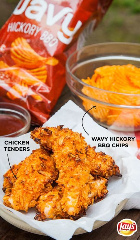 At your next backyard barbeque, surprise everyone with LAY’S potato chip chicken tenders. This tasty appetizer hack will wow your guests and save you time in the kitchen. Simply coat the tenders in crushed LAY’S hickory BBQ chips. Then serve them with your favorite dipping sauces and enjoy! Chip Chicken Tenders, Chip Chicken, Potato Chip Chicken, Bbq Chips, Homemade Barbecue, Frito Lay, Potato Chip, Minced Meat, Secret Ingredient