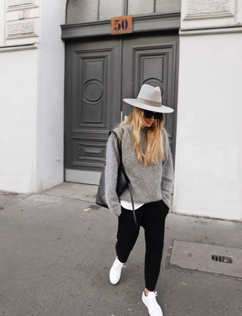 GREY ON GREY Minimalist Moda, Gray Hat, Boho Mode, Hat Outfit, Women Fashion Edgy, Grunge Look, Fashion Blogger Style, Outfits With Hats, Grunge Style