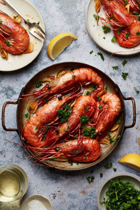 Gambas al ajillo garlic prawns tapas - Beyond Sweet and Savory Whole Fish Recipes, Spot Prawns, Fish Grill, Grilled Fish Recipes, Vegan Starters, Grilled Prawns, International Dishes, Whole Fish, Garlic Prawns