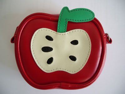 apple purse European Summer Party, Apple Purse, Heisei Retro, Dresses Pastel, Girl Money, Retro Clothes, Travel Bed, Fruit Food, Kawaii Sanrio