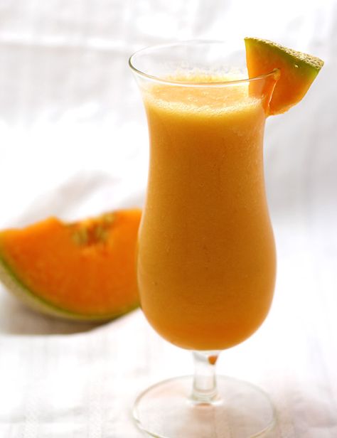 Cantaloupe Smoothie with Orange Juice Cantaloupe Jelly, Summer Tomato Salad, Healthy Drink Recipes Smoothies, Jamba Juice Smoothies, Cantaloupe Fruit, Musk Melon, Cantaloupe Smoothie, Melon Juice, Orange Juice Smoothie