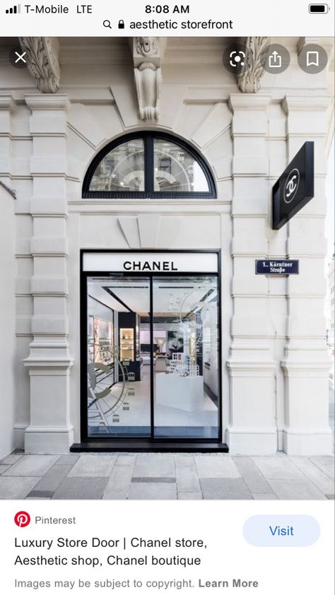 Luxury Boutique Interior, Icona Ios, Fragrance Store, Retail Store Interior Design, Retail Marketing, Chanel Boutique, Chanel Store, Chanel Beauty, Beauty Boutique