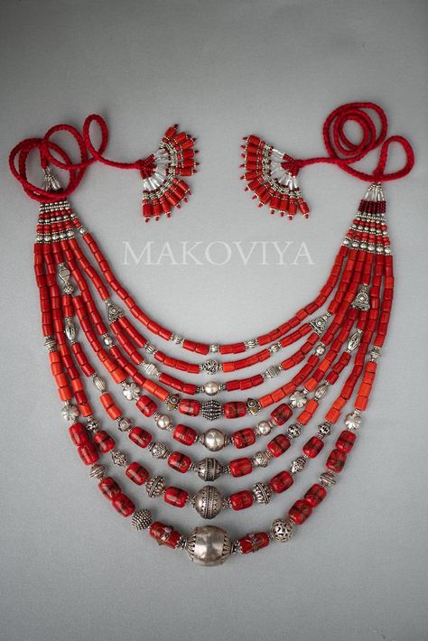 Modern Gold Jewelry, Bohemian Jewellery, Druzy Jewelry, Beaded Jewelry Tutorials, Indian Jewelry Sets, Bead Work Jewelry, Coral Jewelry, Classy Jewelry, Handmade Jewelry Designs