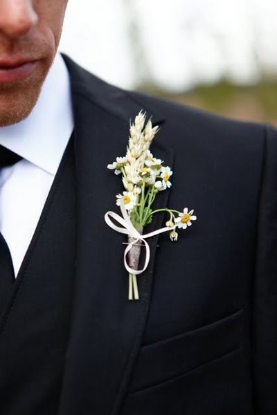 cute boutonniere! Blair Wedding, Budget Wedding Flowers, Renewing Vows, Charleston Weddings, Yellow Wedding Flowers, Daisy Wedding, Daisy Bouquet, Favorite Flower, Boutonniere Wedding