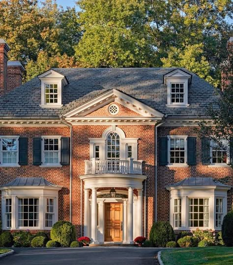 Georgian House Exterior, Georgian Revival Homes, Georgian House Plans, Dental Molding, Modern Georgian, Colonial House Exteriors, Georgian Style Homes, Victorian House Plans, Georgian Mansion