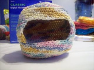 Seriously Hooked - hamster hideout Crochet Sugar Glider, Pet Crochet Patterns, Crochet Patterns For Pets, Crochet Cat Beds, Diy Rat Toys, Hamster Hideout, Pet Crochet, Crochet Pets, Hamster Diy