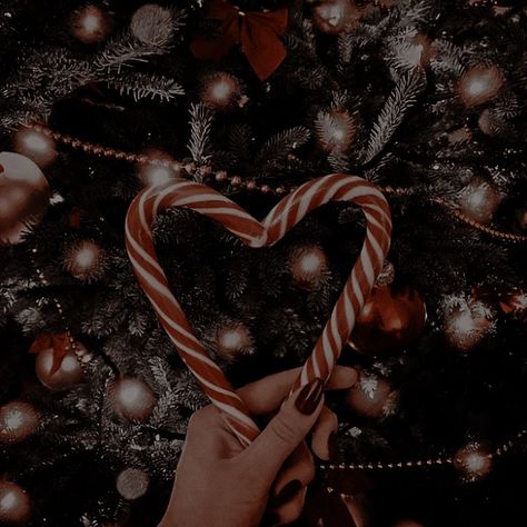 Christmas Playlist Covers Aesthetic, Christmas Aesthetic Grunge, Christmas Playlist Cover Funny, Vintage Christmas Aesthetic Photos, Christmas Chronicles Aesthetic, Xmas Playlist Cover, Christmas Album Covers Aesthetic, Grunge Christmas Aesthetic Wallpaper, Christmas Horror Aesthetic