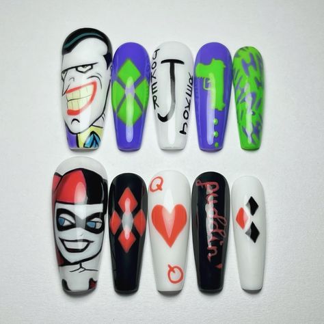 The Clown King & Queen of Gotham 🖤♦️ you know i had to make them into a full set of press on nails 💅🏻 other than the character thumbs i think that little green gun has to be my favourite nail 🤣💚 #harleyquinnnails #pressonnails #nailart #characternails #ציפורניים #ניילארט #ניילס #לקגל# Joker Nails Designs Simple, Joker Nails Designs, Harley Quinn Nails, Joker Nails, Batman Nails, Uñas Aesthetic, Gel Toe Nails, Cute Halloween Nails, Gel Toes