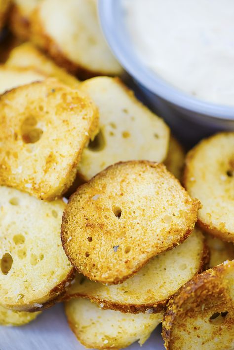 Air fryer bagel chips are beyond simple and make a great homemade snack! You can use any variety of bagel and seasonings! Bagel Chips Recipe Air Fryer, Air Fry Bagel Bites, Air Fried Bagel Bites, Bagel Air Fryer Recipes, Garlic Bread Bagel Bites Air Fryer, Bagel Chips Recipe, Bagel Crisps, How To Make Bagels, Sesame Bagel