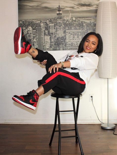 Jordan bred 1s women outfit Women Wearing Jordans Outfits, Air Jordan 1 Red And Black Outfit, Retro Jordan 1 Outfit Women, Red Black Air Jordan Outfit, Jordan 1 Outfit Women Red And Black, Jordan Bred Outfit, Red And Black Outfits For Women Casual, Outfit With Jordan 1 Women, Red Air Jordan 1 Outfit Women