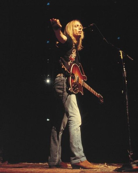 Tom Petty & The Heartbreakers on Instagram: "The king of cool. Madison Square Garden, 2002 📷 Ebet Roberts" Thirty Flirty And Thriving, Tom Petty And The Heartbreakers, Tom Petty, Square Garden, Madison Square Garden, Madison Square, Rock Legends, Happy People, Big Star