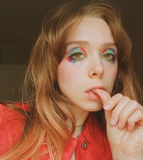 60s Looks, Devyn Crimson, Editorial Makeup Looks, Pics To Draw, Manic Pixie Dream, Manic Pixie, Manic Pixie Dream Girl, Makeup To Try, Painted Ladies