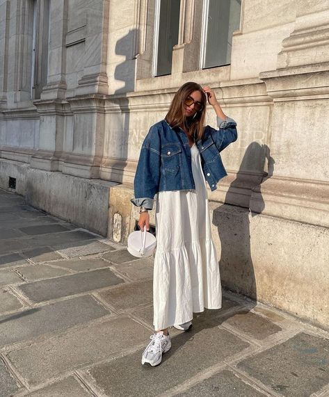 Europe Outfits Midsize, Elegant Outfit With Sneakers, Modest Outfit Summer, Euro Summer Outfits Midsize, Tznius Fashion, Work Outfits Women Office, Work Outfit Ideas, Casual Work Outfits Women, Chique Outfits