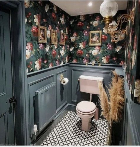 Statement Wallpaper Living Room, Restaurant Toilets, Statement Bathroom, Bathroom Main, Second Bathroom, Small Downstairs Toilet, Small Bathroom Wallpaper, Cloakroom Toilet, Yellow Bathroom Decor