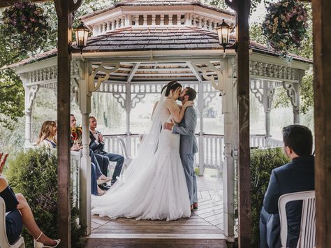 Tall Brides Short Groom, Short Groom Tall Bride Photo Ideas, Short Groom, Tall Bride, Taller Girlfriend, Tall Girl Short Guy, Short Guy, Bride Groom Poses, Short Bride