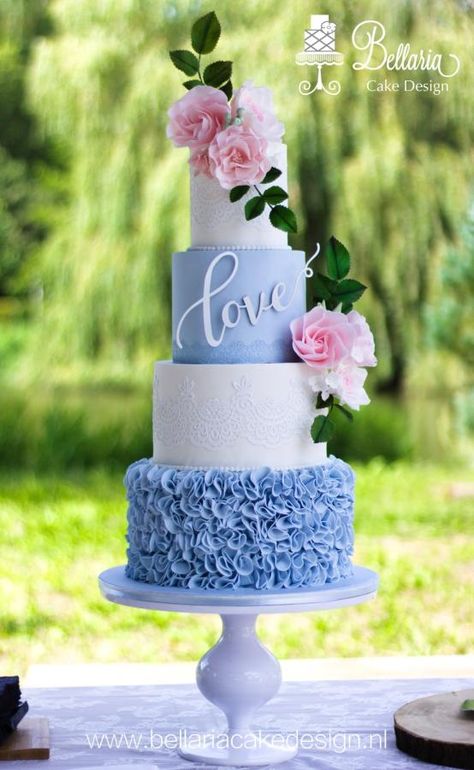 Pale blue wedding cake by Bellaria Cake Design  - http://cakesdecor.com/cakes/318010-pale-blue-wedding-cake Wedding Cakes With Gold, Light Blue And White Wedding, Blue And White Wedding Cake, Light Blue Wedding Cake, Classic Blue Wedding, Pale Blue Wedding, Blush Wedding Cakes, White Wedding Ceremony, Spring Wedding Cake