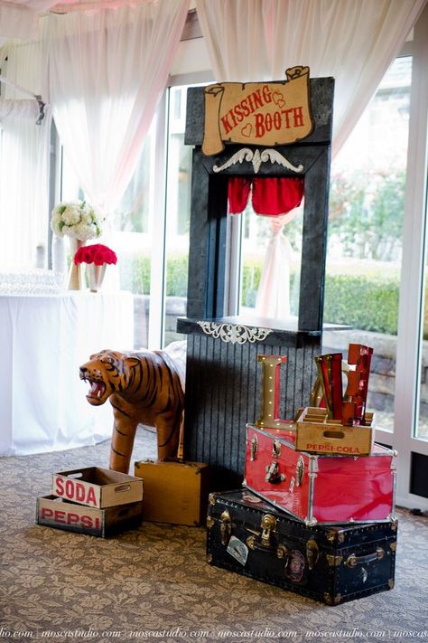 Vintage Bridal Shower Ideas, Carnival Wedding Theme, Vintage Carnival Wedding, Vintage Circus Theme, Cirque Vintage, Circus Vintage, Vintage Circus Party, Theme Carnaval, Circus Wedding