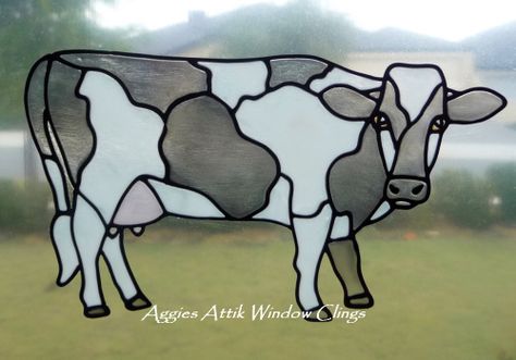 Cow window cling Country Stained Glass Patterns, Cow Stained Glass Patterns, Mosaic Animals, زجاج ملون, Glass Window Art, Making Stained Glass, Glass Mosaic Art, Window Cling, Stained Glass Suncatchers