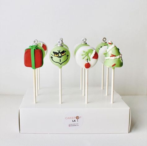 Grinch Themed Cake Pops, Grinch Cakepops, Grinch Cake Pops, Christmas Cake Pops Recipe, Holiday Cake Pops, Holiday Cake Pop, Creative Sweets, Cake Pop Bouquet, Grinch Cake