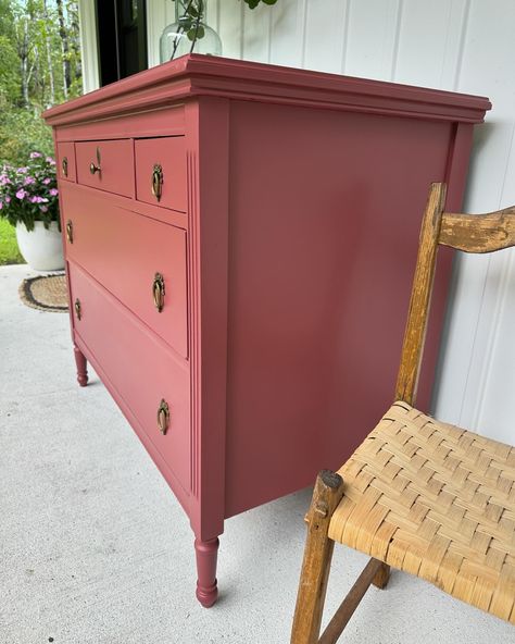 *SOLD** Well, I’m beyond happy with how this dark dated dresser is now a refined and cheery piece of furniture! Perfect for a guest room or anywhere you need a nice pop of colour. Paint: **New colour** Rosewood in One Hour Enamel by @wiseowlpaint Wallpaper: Bramble Garden by @riflepaperco via @wayfaircanada 22”D x 35”H x 44”W DM for more info on how to purchase #paintedfurniture #adoredandrestored #dressermakeover #wiseowlpaint #ottawafurniturerefinisher #yow #wiseowlpaintretailer #do... Raspberry Painted Furniture, Burgundy Dresser Furniture, Burgundy Furniture, Bedroom Library, Painting Bookcase, Furniture Colors, Colorful Dresser, Wise Owl Paint, Kitchen Dresser