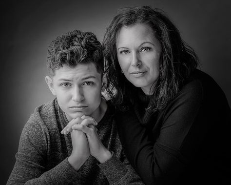 Christmas Photo Shoot, Mother Photos, Mom And Son, Classic Portraits, Mommy And Son, Mother And Son, Studio Portrait, Mom Son, Christmas Photoshoot