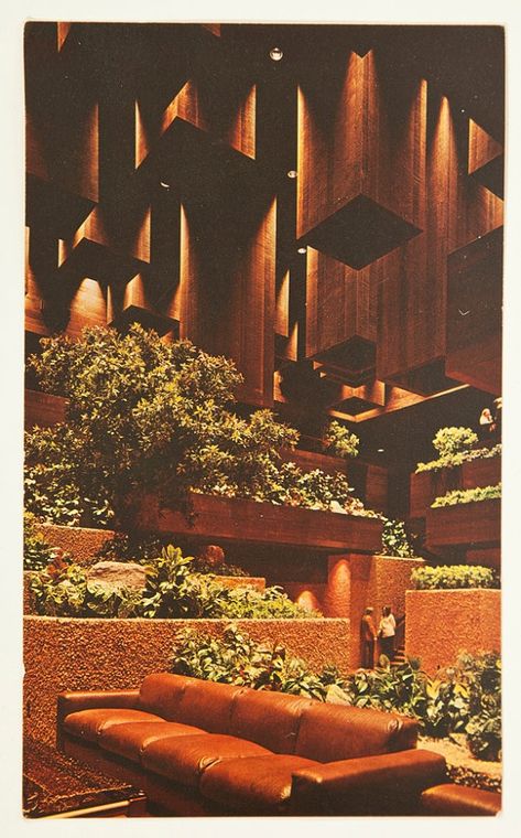 70s Architecture, 70s Interior Design, 80s Interior, 70s House, 70s Interior, Retro Interior Design, 70s Decor, Mid Century Architecture, Deco Retro