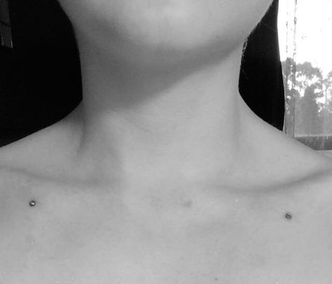 Collar Bone Piercing Dermals, Collarbone Piercing, Dermal Piercing Chest, Collar Bone Piercing, Skin Piercing, Collar Bone, Dermal Piercing, Tattoos And Piercings, Piercings