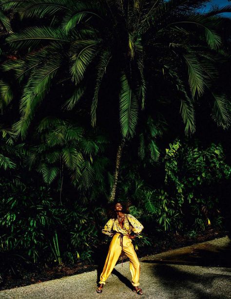 Tropical Fashion Editorial, Paris May, Imaan Hammam, Logos Retro, Vogue Editorial, Emmanuelle Alt, Tumblr Rooms, Tropical Fashion, Mario Testino