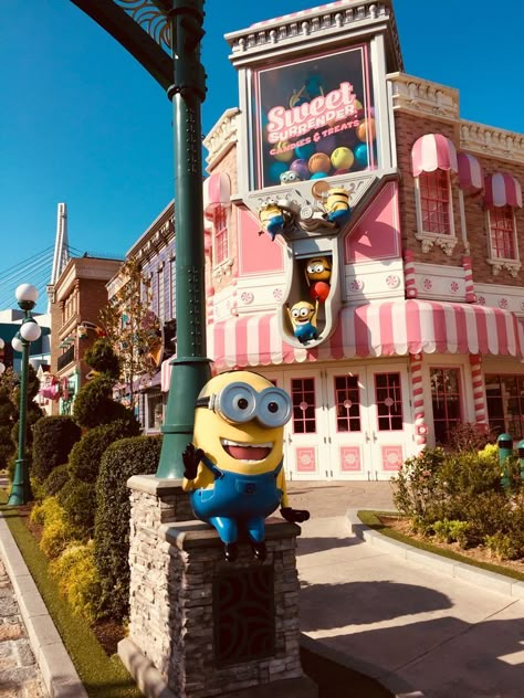 Universal Studios Minions, Japan Universal Studios, Universal Studios Aesthetic, Universal Aesthetic, Universal Japan, Universal Studios Orlando Trip, Beto Carrero World, Universal Studios Outfit, Disney Universal Studios