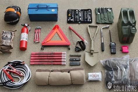 Winter Vehicle, Car Emergency Kit, Vw Lt, Emergency Preparedness Kit, Winter Car, Bug Out Vehicle, Emergency Prepping, Emergency Vehicles, Camping Survival