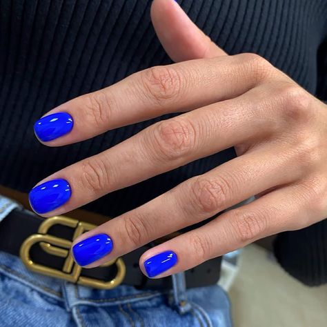 Best 17+ royal blue nails short you must try this year Royal Blue Nails Short, Nails Royal Blue, Bright Blue Nails, Royal Blue Nails Designs, Coral Pink Nails, Cobalt Blue Nails, Classy Almond Nails, Easy Nail Designs Summer, Royal Blue Nails