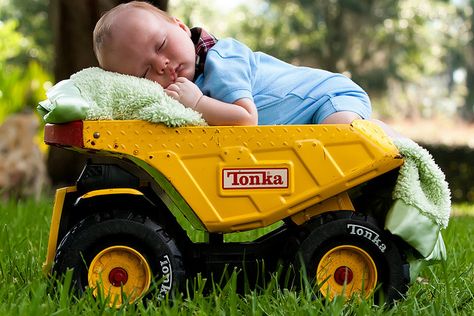 Awww, sweet baby boy in a Tonka Truck. Cute pic idea. Tonka Truck, Newborn Baby Photos, Maternity Photography Poses, Newborn Photoshoot, Newborn Pictures, Baby Photoshoot, Pregnancy Photoshoot, Future Baby, Future Kids