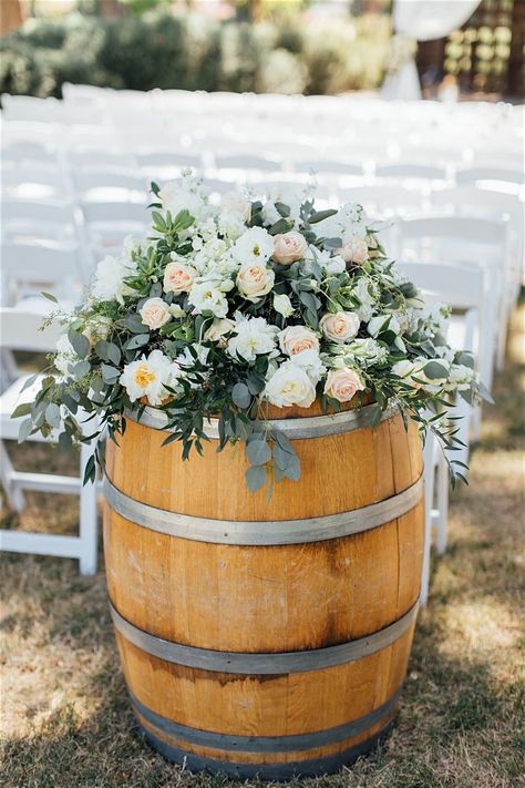 Wedding Ceremony Flower Arrangements, Wine Barrel Wedding Decor, Barrel Wedding Decor, Wine Barrel Wedding, Barrel Flowers, Classy Wedding Decor, Barrel Wedding, Rustic Wedding Decorations, Deco Champetre