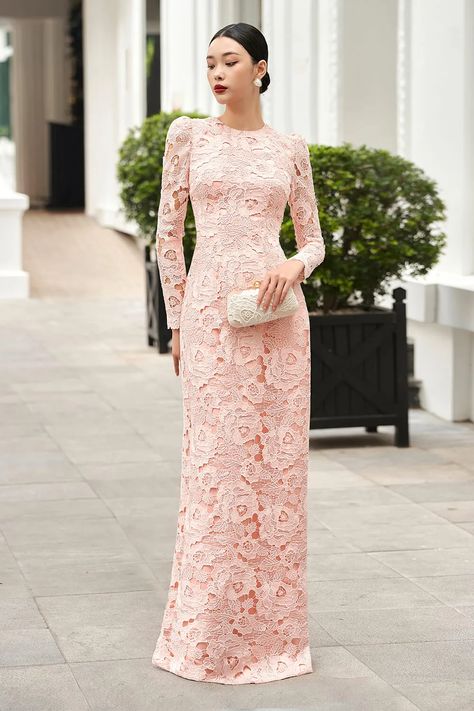 MEAN BLVD | Premium Fashion Platform of Top Vietnamese Designers Straight Long Dresses Classy, Luxury Night Dress, Pink Lace Dress Outfit, Lace Ao Dai, Pastel Dresses, Peach Lace Dress, Mother Of The Bride Dresses Long, Types Of Lace, Mean Blvd