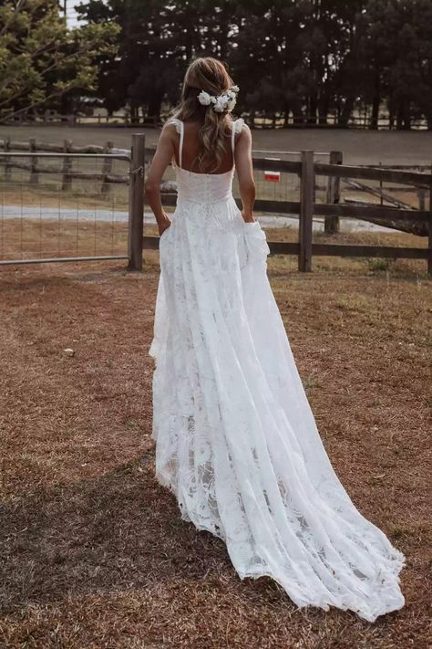 Country Wedding Dresses Bridesmaid, Bohemian Bridal, Boho Wedding Dress Lace, Rustic Wedding Dresses, Grace Loves Lace, Country Wedding Dresses, Dream Wedding Ideas Dresses, Rustic Country Wedding, Princess Wedding Dresses