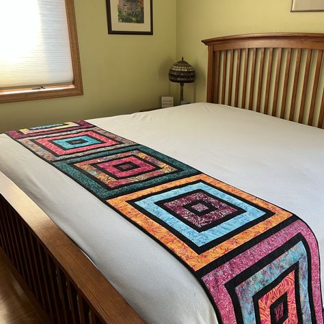 Bed Runners Quilted Patterns, Patchwork Bed Runner, Bed Scarf Runner Patterns, Bed Runner Quilt Patterns, Bed Runners Ideas Free Pattern, Quilted Bed Runners, Bed Runners Ideas, Triangle Quilt Patterns, Boho Quilt Bedding