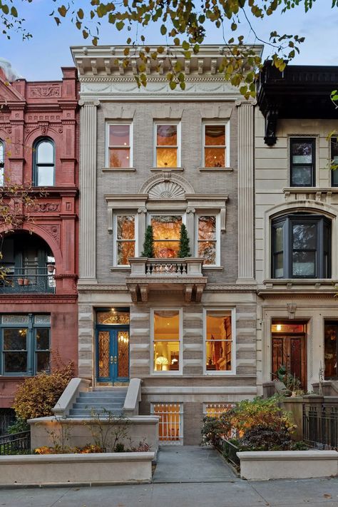 This $7M limestone townhouse brings restored Park Slope perfection to historic beauty Townhouse Architecture, Historic Townhouse, Brooklyn Townhouse, Park Slope Brooklyn, Parlor Floor, Urban Cottage, Wood Parquet Flooring, Cozy Home Office, Marble Bath