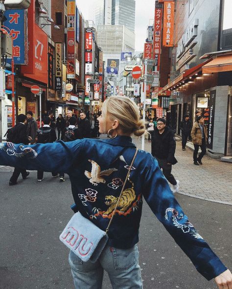 Tokyo Outfits, Tokyo Photos, Japan Outfits, Millennials Fashion, Toni Garrn, Japan Outfit, Japan Photography, Elsa Hosk, Japan Photo