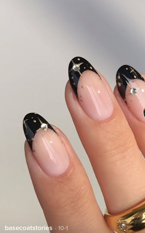 Barcelona Nails Design, Kacey Musgraves Nails, Dark Engagement Nails, Almond Nail Black, Scorpio Season Nails, Rep Era Taylor Swift Nails, Edgy Bridal Nails, Black Nails Designs Acrylic, Scorpio Nails Designs Short