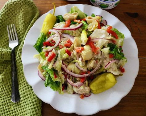 St Louis Salad Recipe, Pasta House Salad Recipe, Pasta House Salad, House Salad Recipe, Salad Copycat, Pasta House, Moms Cooking, House Salad, Romaine Lettuce Salad