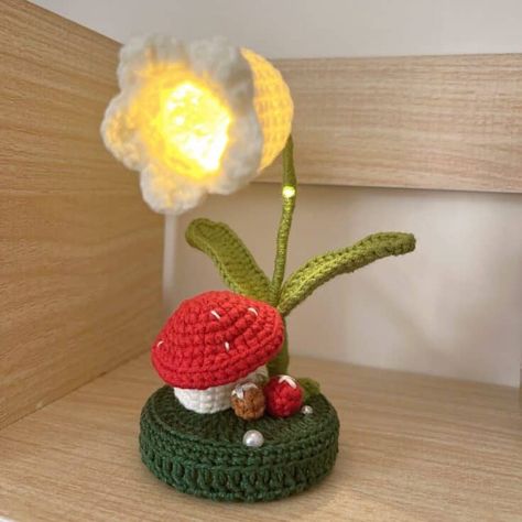 Lamp Crochet, Crochet Lamp, Mushroom Lights, Crochet Mushroom, Crochet Bouquet, Pola Amigurumi, Flower Lamp, Crochet Fashion Patterns, Crochet Flower Tutorial