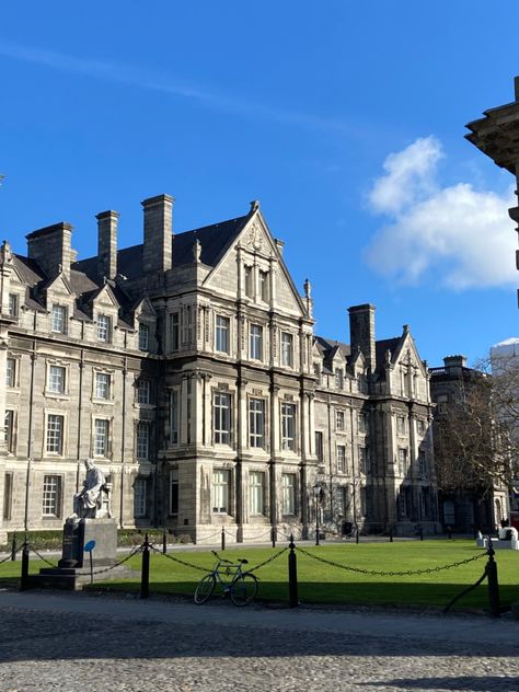 Dublin University Aesthetic, Trinity University Dublin, Trinity Dublin Aesthetic, University Building Aesthetic, Trinity College Aesthetic, College Building Aesthetic, Dublin City University, Dublin Astethic, Academia Aesthetic Building