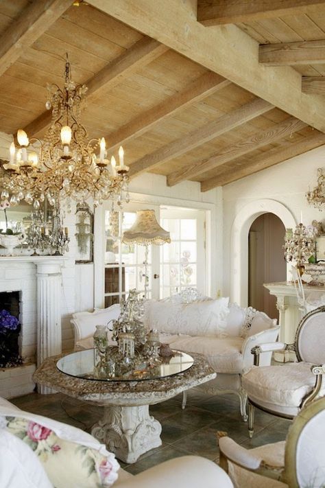 Shabby Chic Living Room Design, Shabby French Chic, Living Room Decor Country, French Country Living, Decoration Shabby, French Country Living Room, Shabby Chic Living, Shabby Chic Living Room, Country Living Room